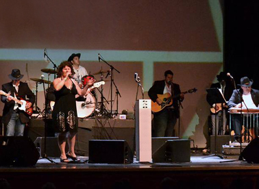 LynnChisholmInConcert